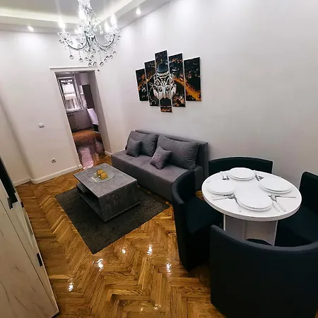 Apartment Victory - Heart Of